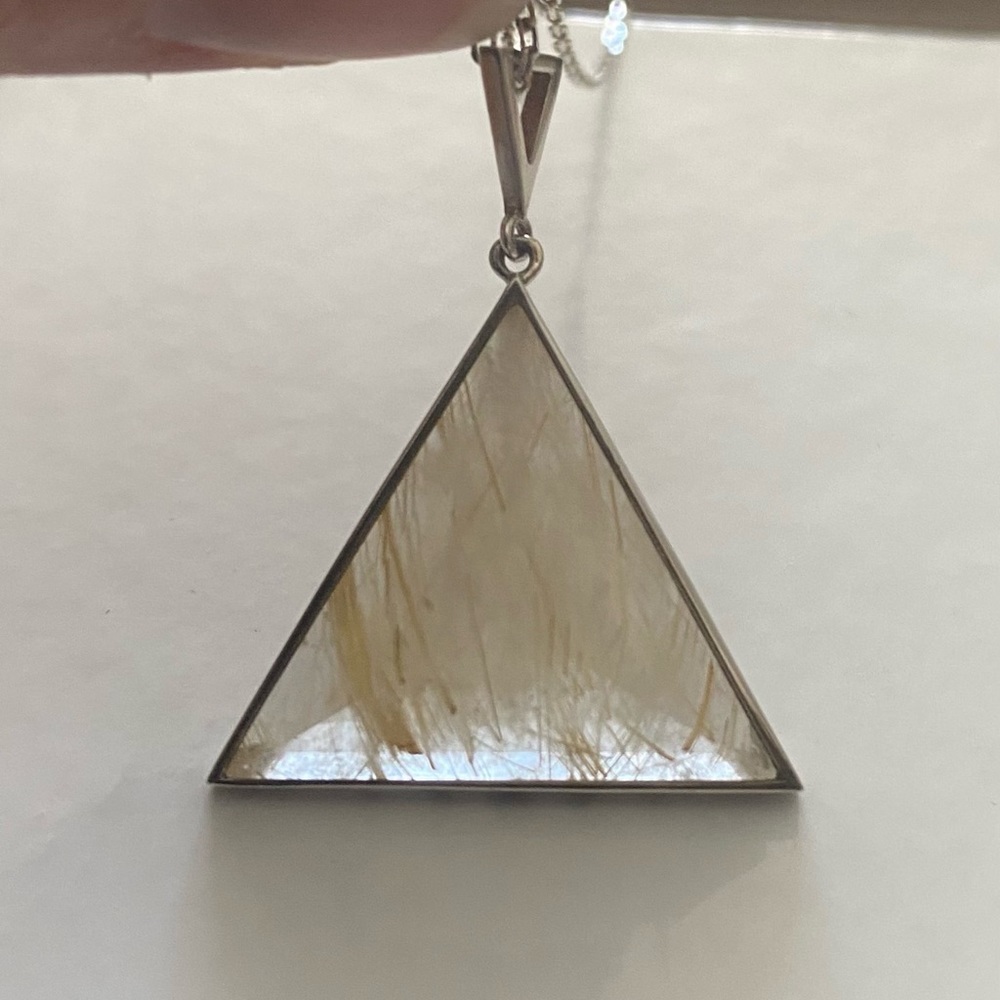 Rock and Raw guardian pendent
